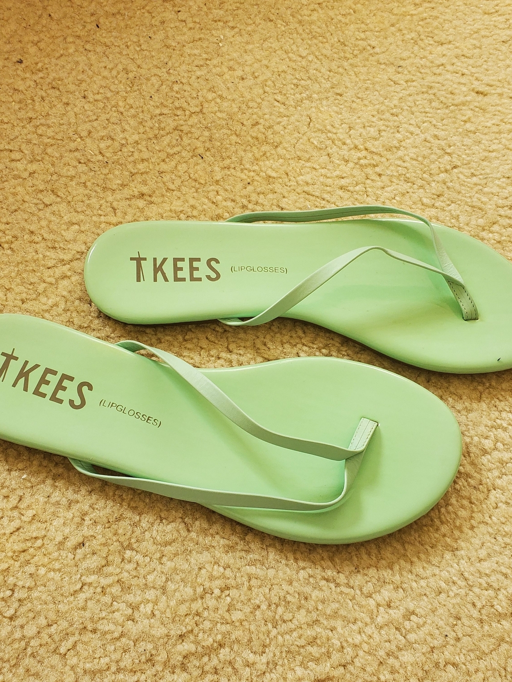 TKEES Mint Green Lipgloss Flip Flop Sandals sz 10M
